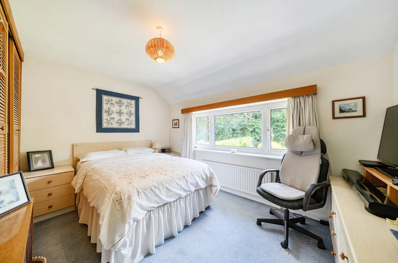Curley Hill Road, Lightwater, Surrey, GU18 5YQ, photo 10