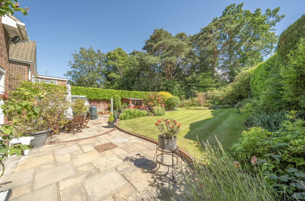 Curley Hill Road, Lightwater, Surrey, GU18 5YQ, photo 3