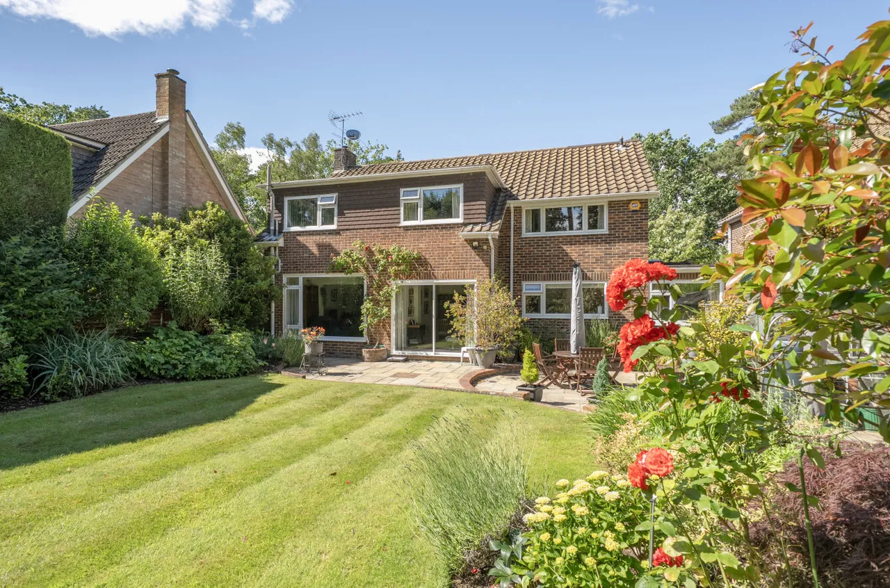 Curley Hill Road, Lightwater, Surrey, GU18 5YQ, photo 18
