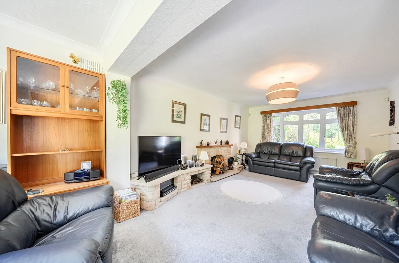 Curley Hill Road, Lightwater, Surrey, GU18 5YQ, photo 5