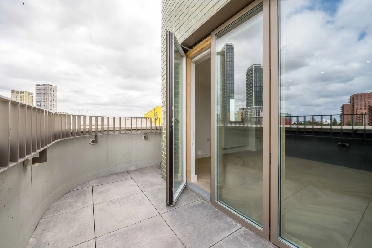 North Acton W3, photo 12
