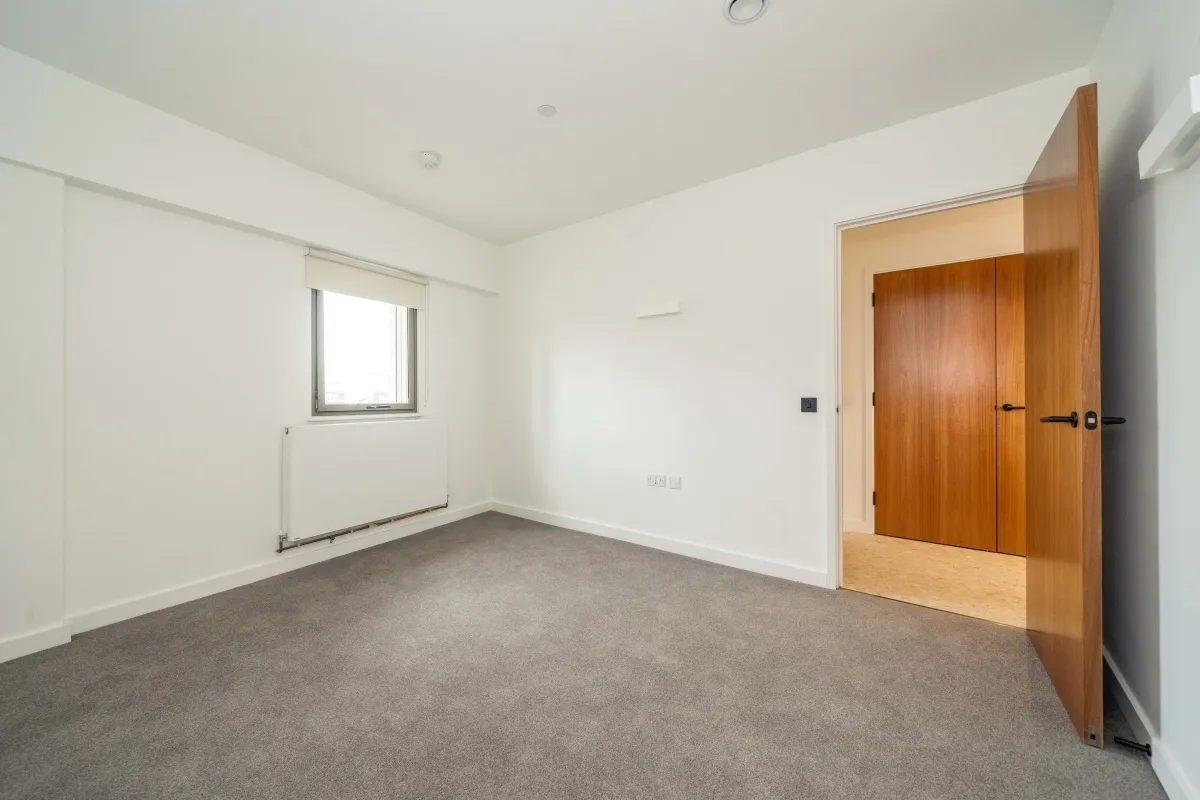 North Acton W3, photo 6