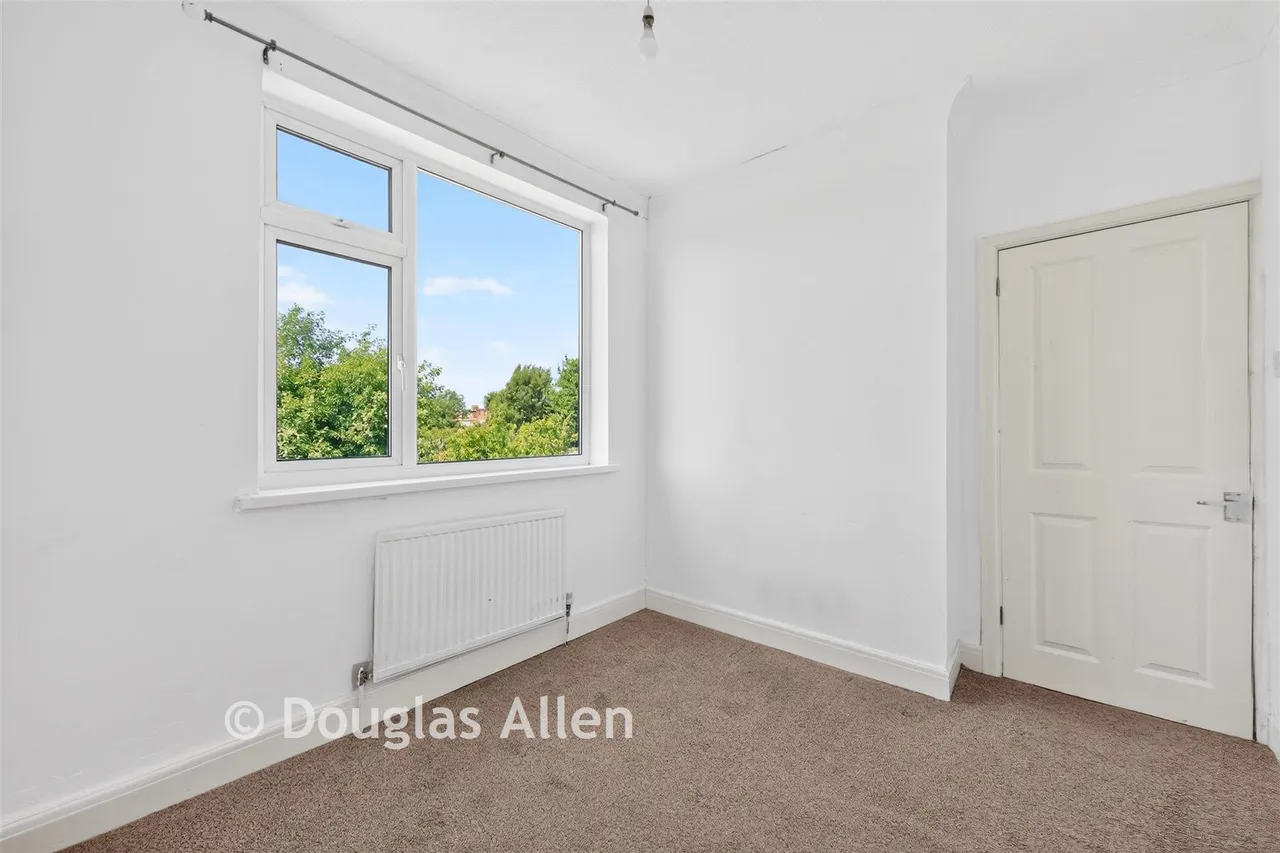 Crystal Avenue, Hornchurch, RM12, photo 7