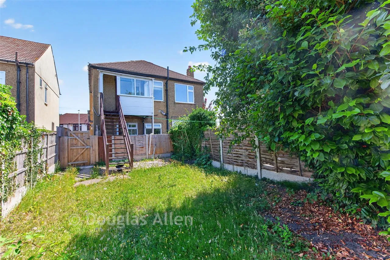 Crystal Avenue, Hornchurch, RM12, photo 10