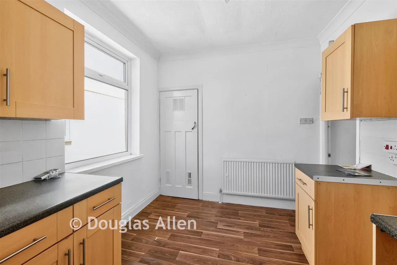 Crystal Avenue, Hornchurch, RM12, photo 11