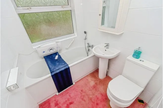Blakeley Avenue, Wolverhampton, WV6, photo 14