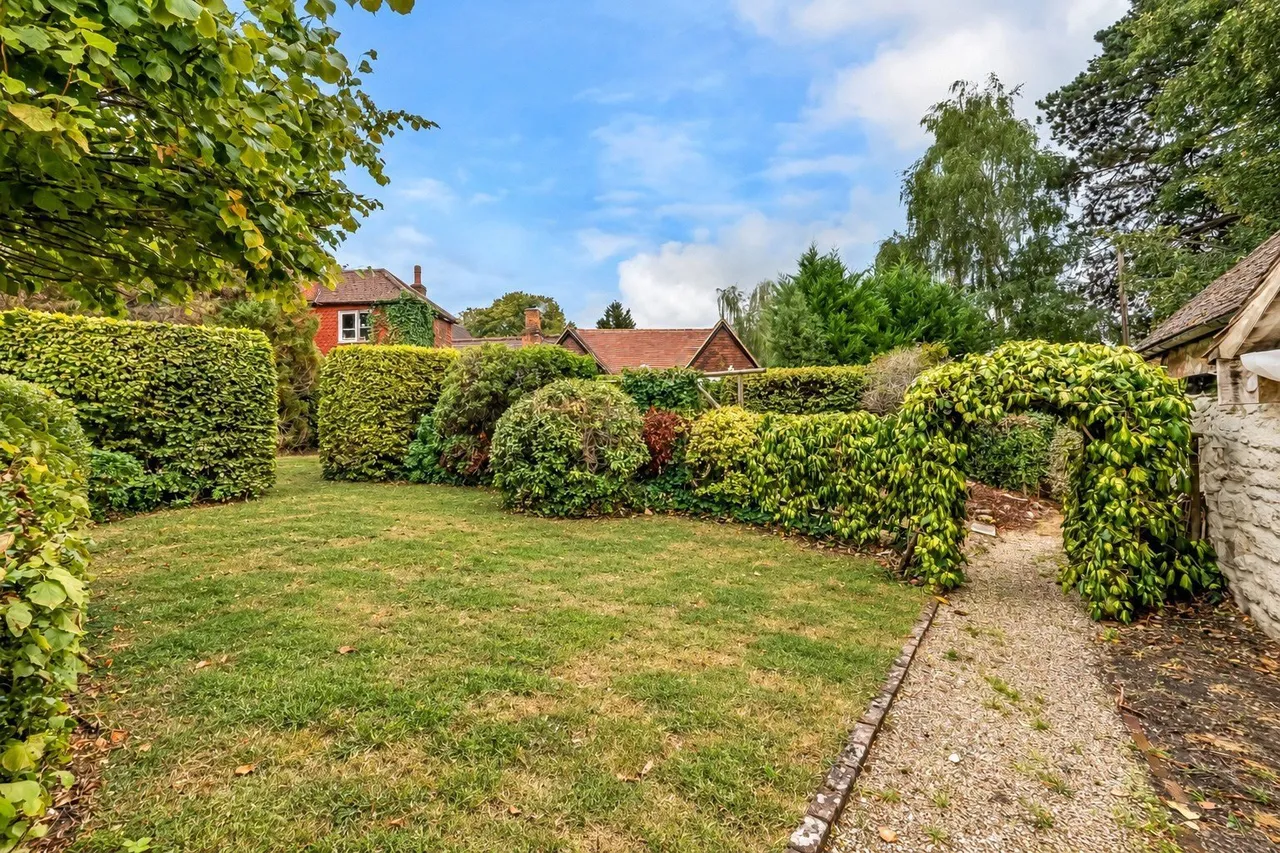 Flanchford Road, Reigate, RH2, photo 4