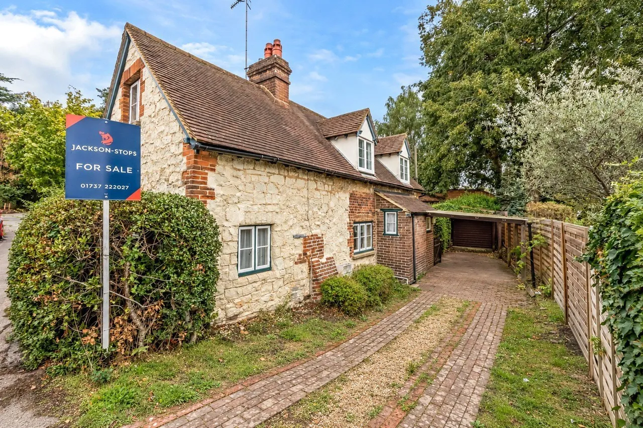 2 bed house for sale, Flanchford Road, Reigate, RH2