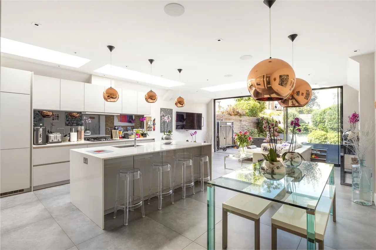 4 bed house for sale — Nimrod Road, Furzedown