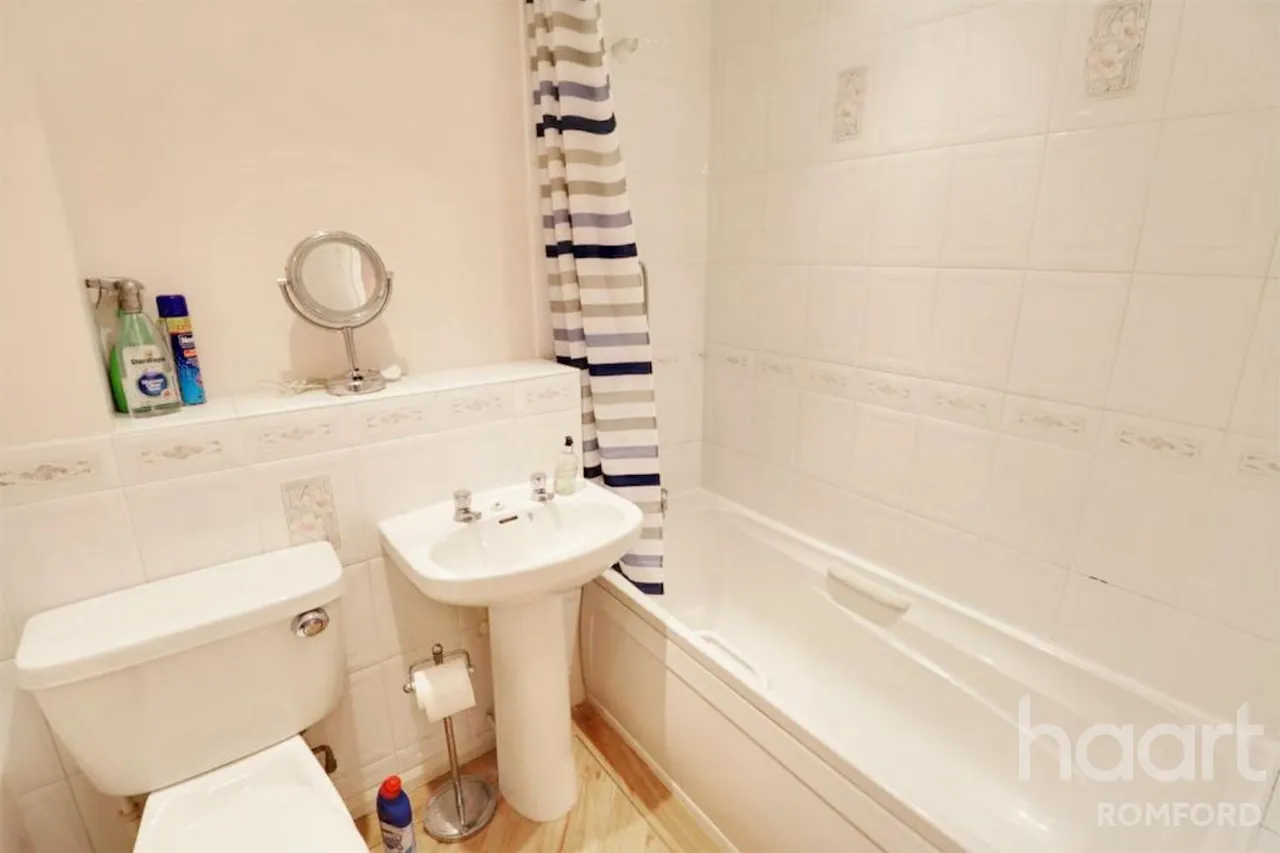 Templar Court, The Mawneys -, RM7, photo 11