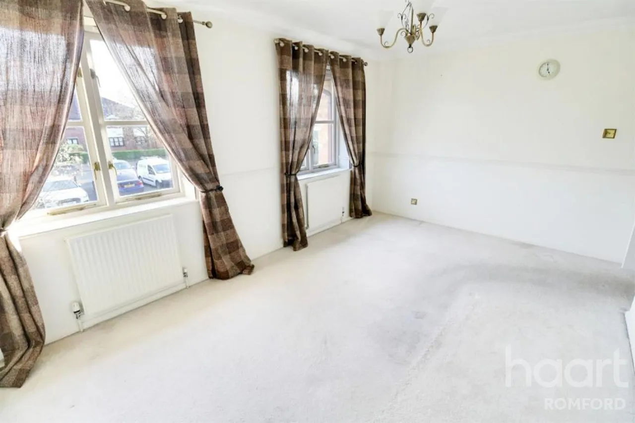 Templar Court, The Mawneys -, RM7, photo 6