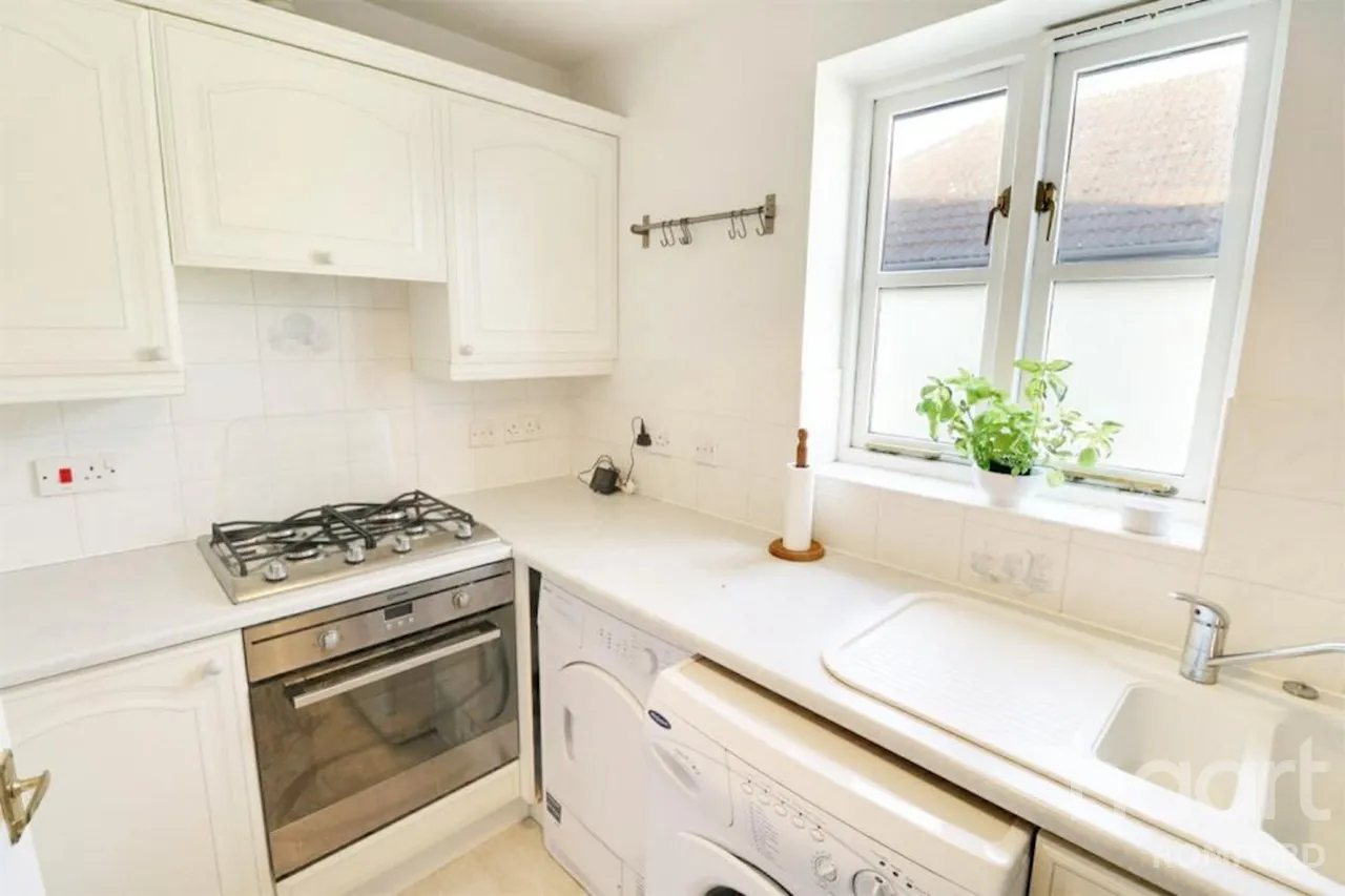 Templar Court, The Mawneys -, RM7, photo 8