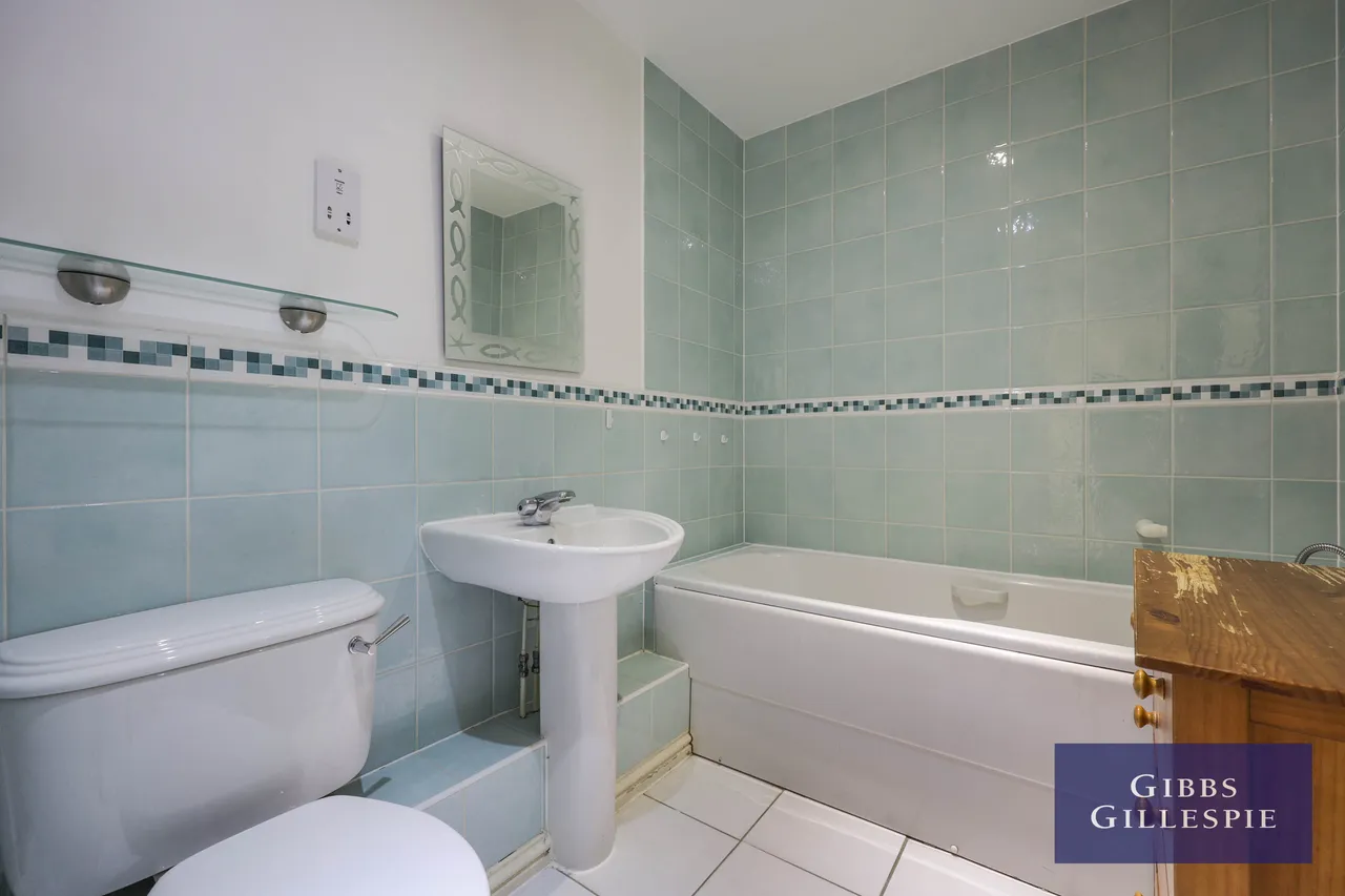 Harlech Gardens, Pinner Fees Apply, HA5, photo 15