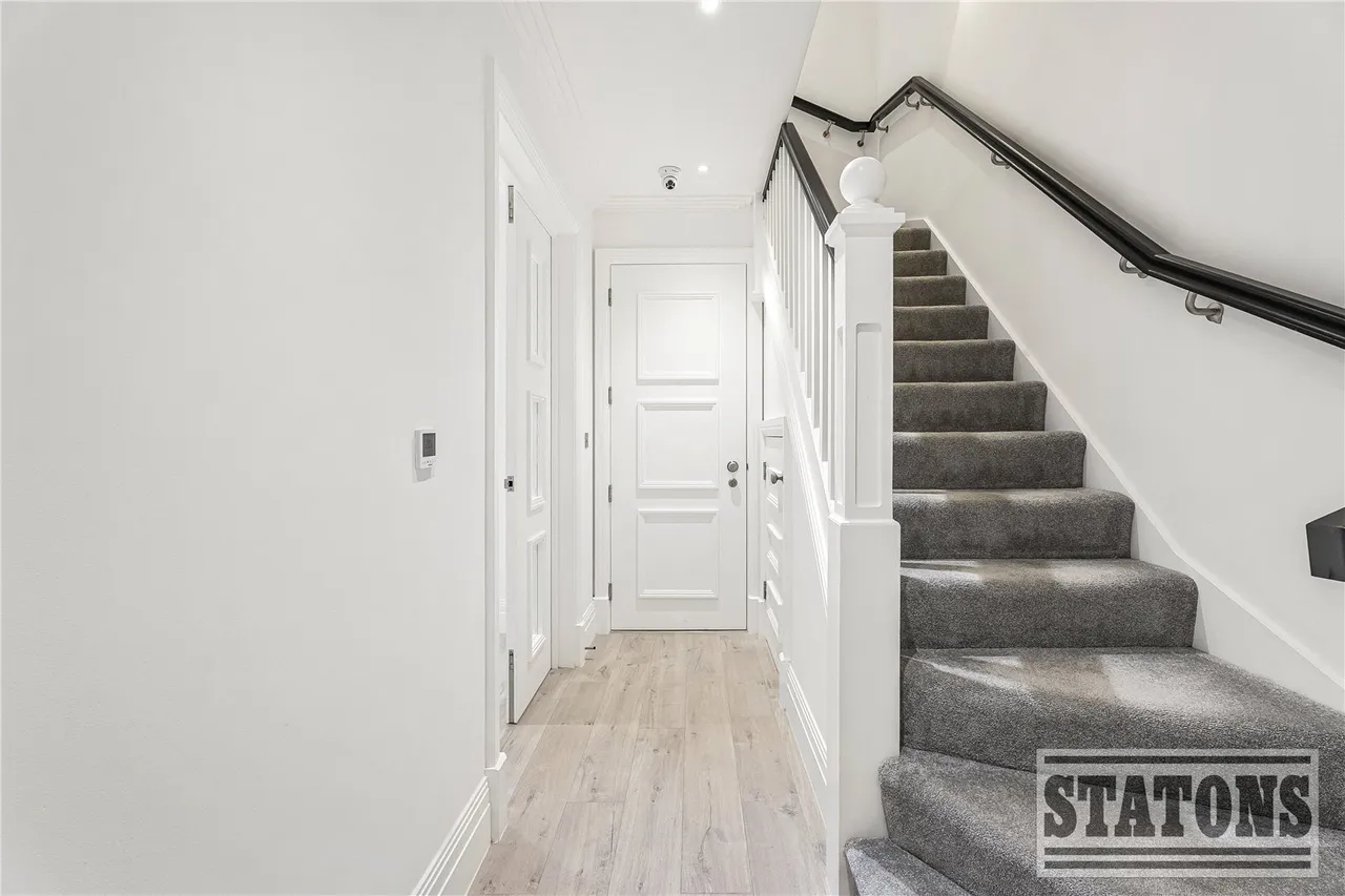 Trento Mews, Trent Park, EN4 0FG, photo 10