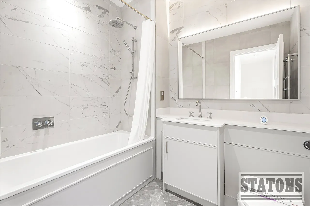 Trento Mews, Trent Park, EN4 0FG, photo 18