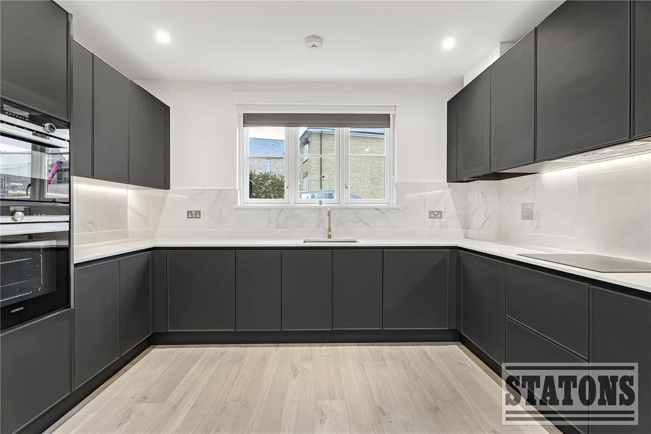 Trento Mews, Trent Park, EN4 0FG, photo 3