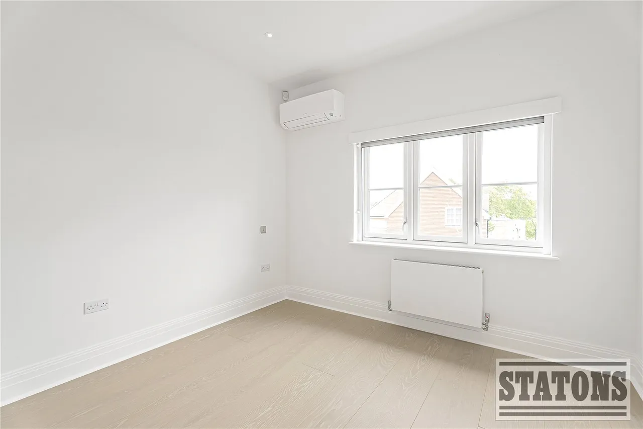 Trento Mews, Trent Park, EN4 0FG, photo 12