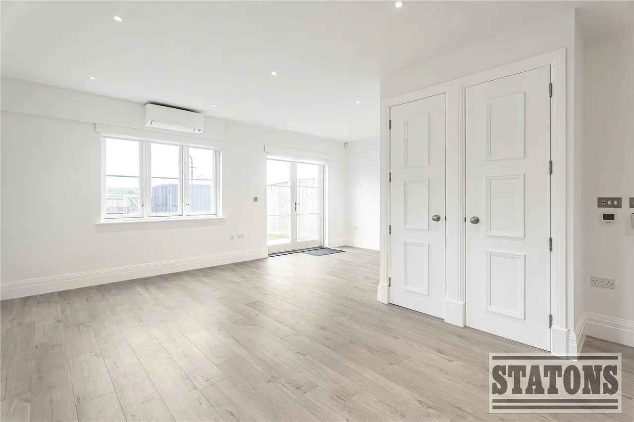 Trento Mews, Trent Park, EN4 0FG, photo 5