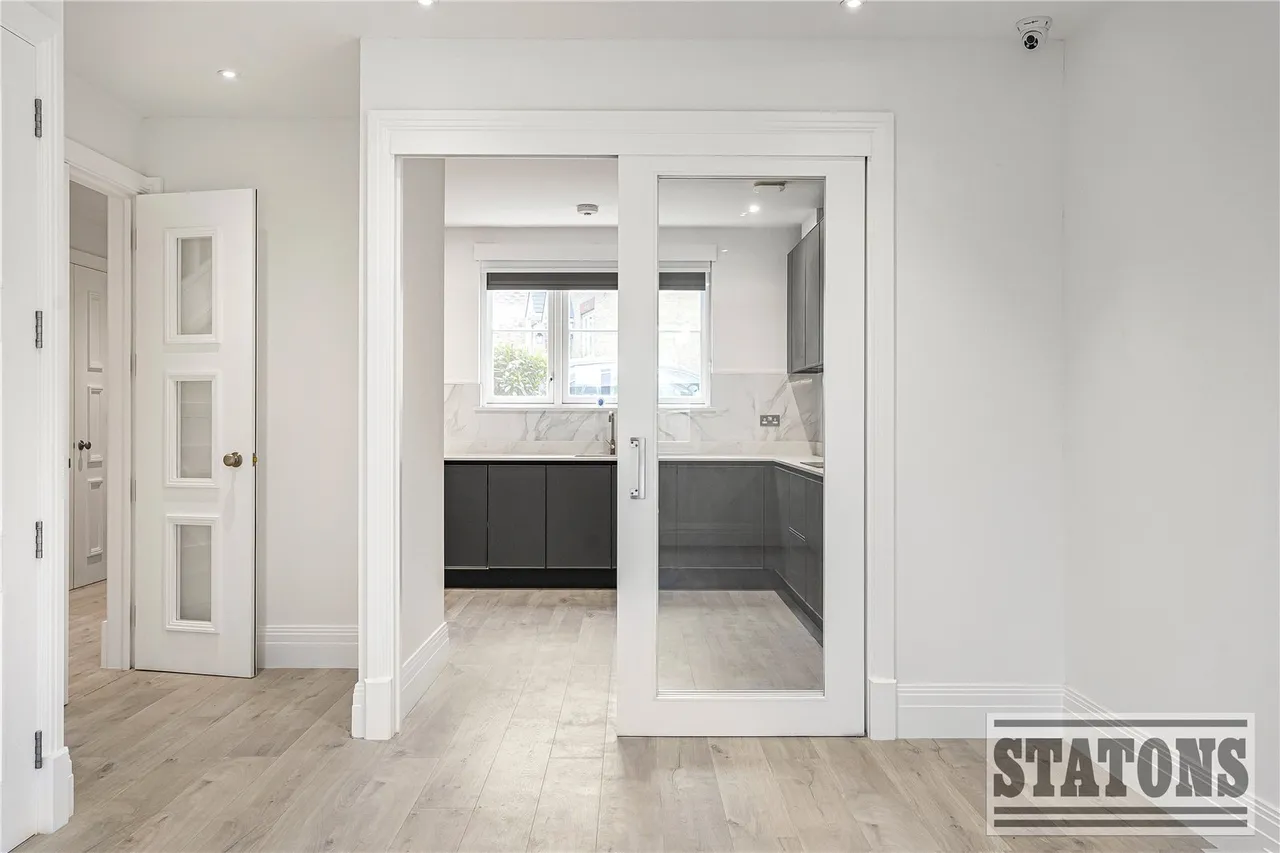 Trento Mews, Trent Park, EN4 0FG, photo 8