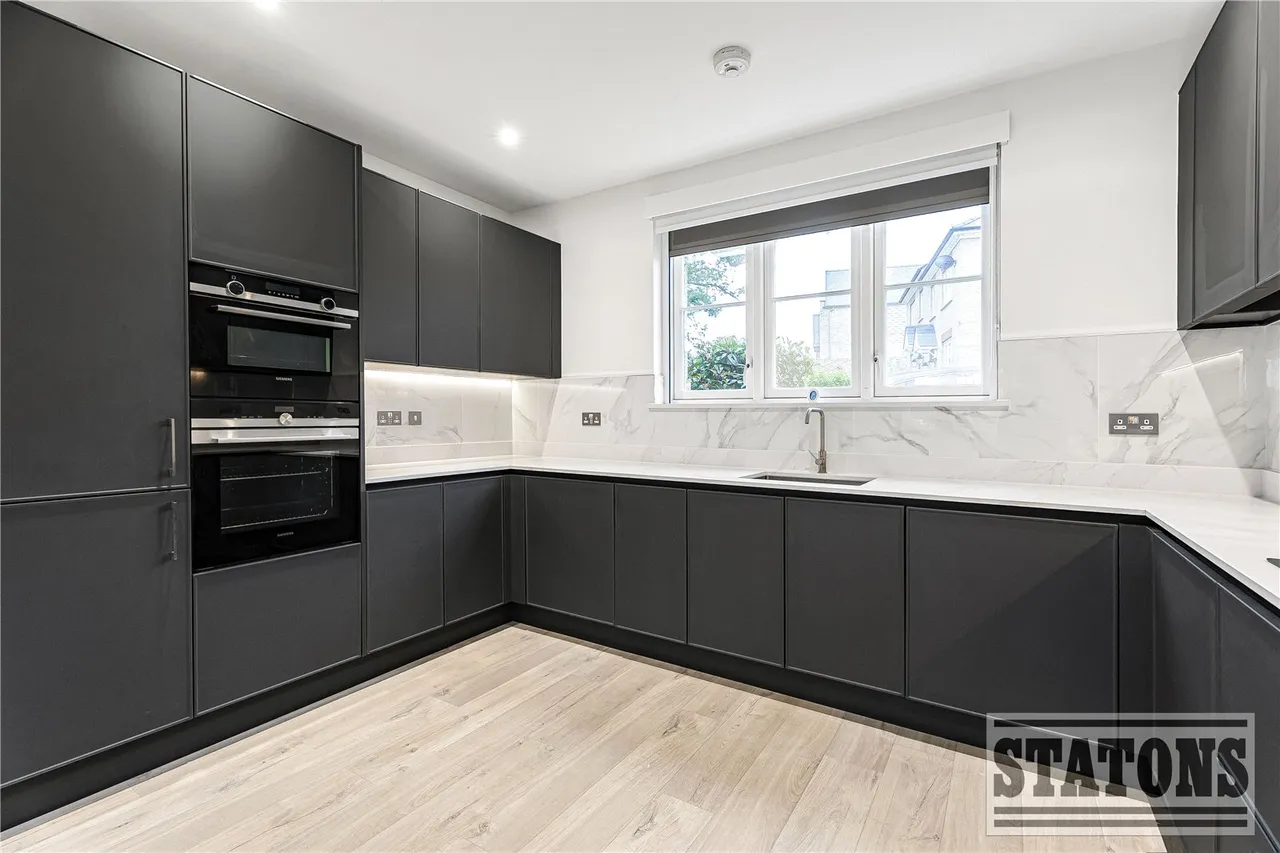 Trento Mews, Trent Park, EN4 0FG, photo 2