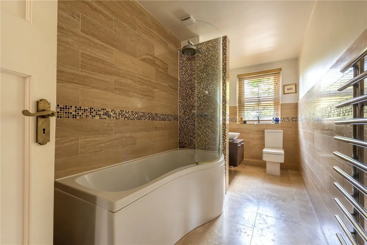 Sandy Lane, Betchworth, RH3, photo 15