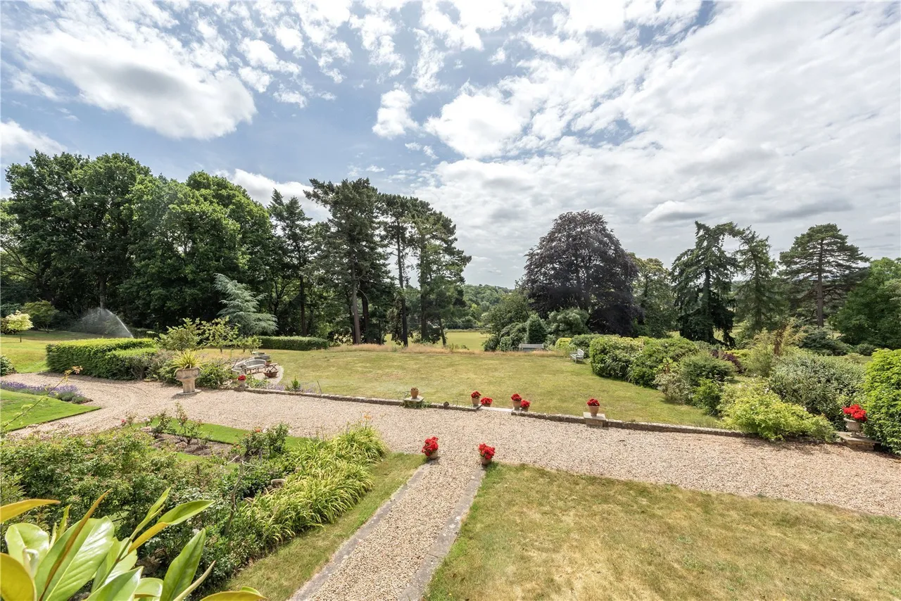 Sandy Lane, Betchworth, RH3, photo 3
