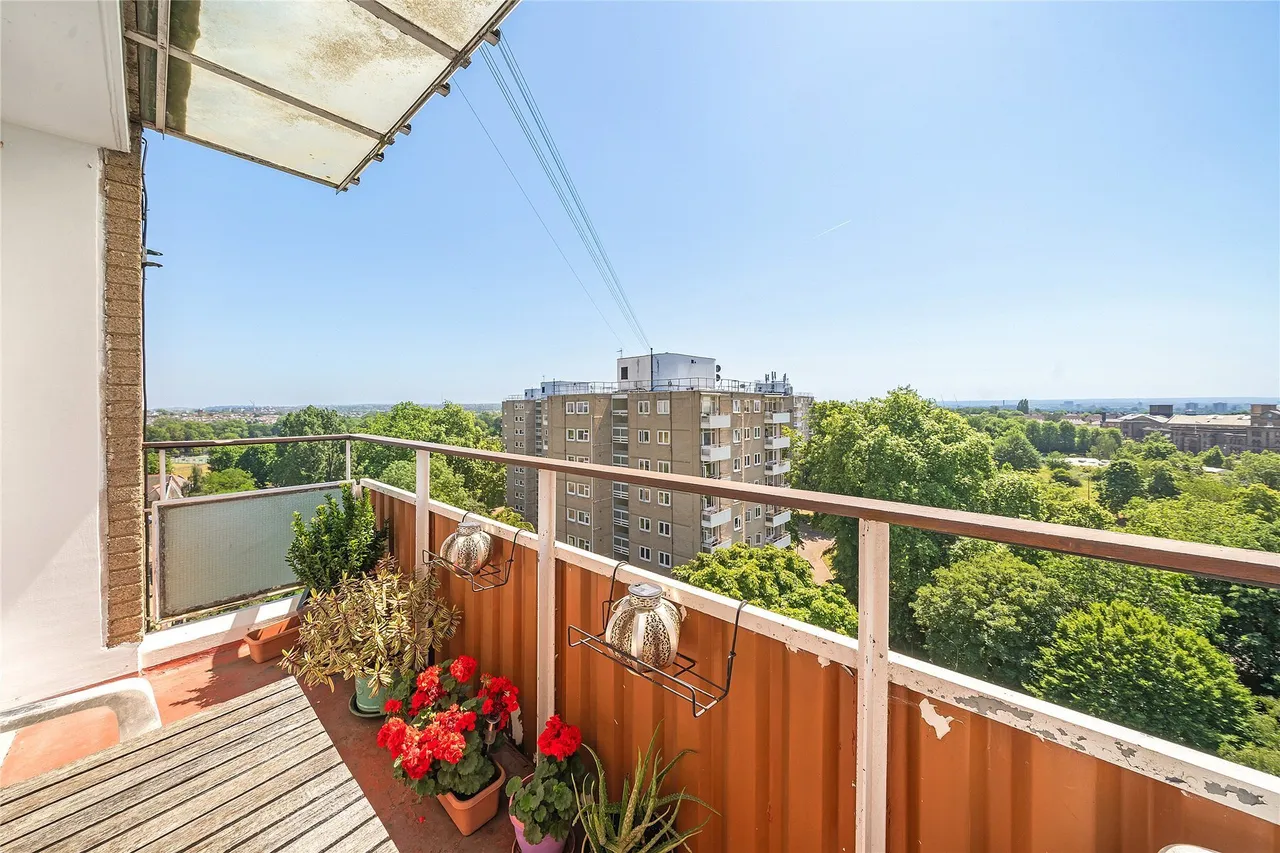 Fitzhugh Grove, Wandsworth, London, SW18, photo 10