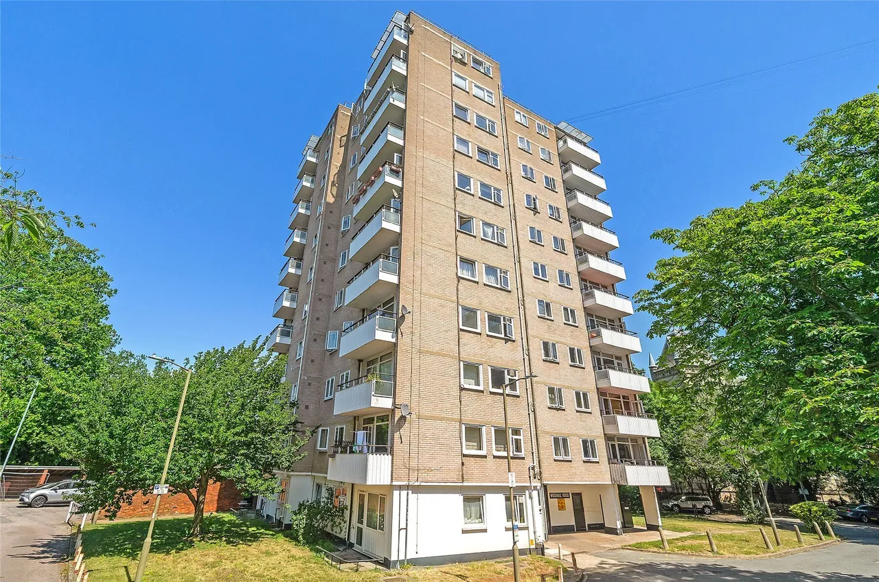 Fitzhugh Grove, Wandsworth, London, SW18, photo 9