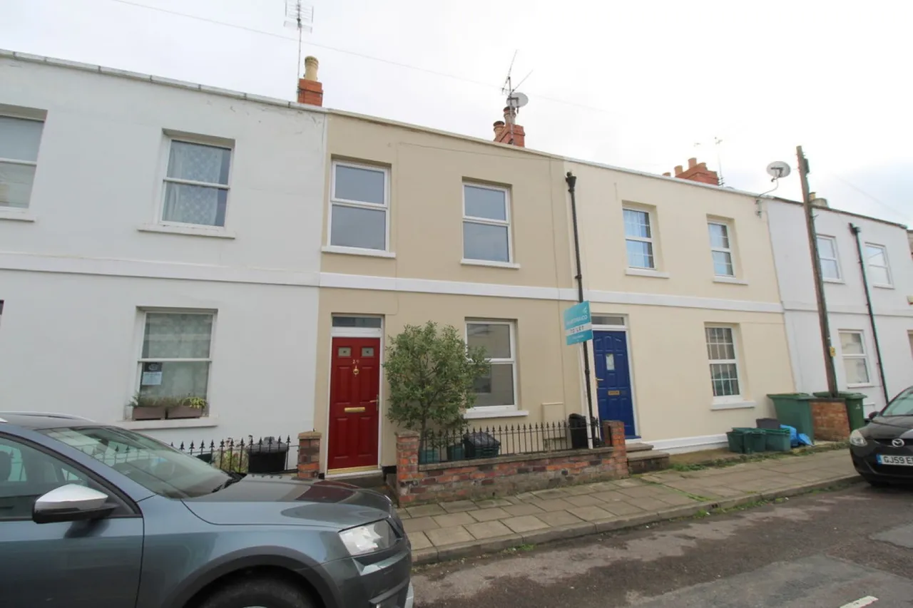 2 bed house to rent, Burton Street, Cheltenham, GL50