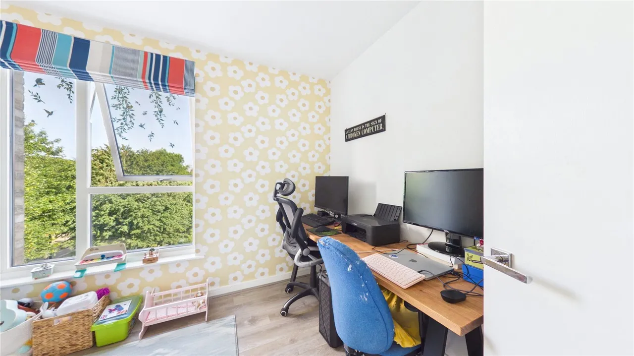 Bollo Bridge Road, London, W3, photo 23