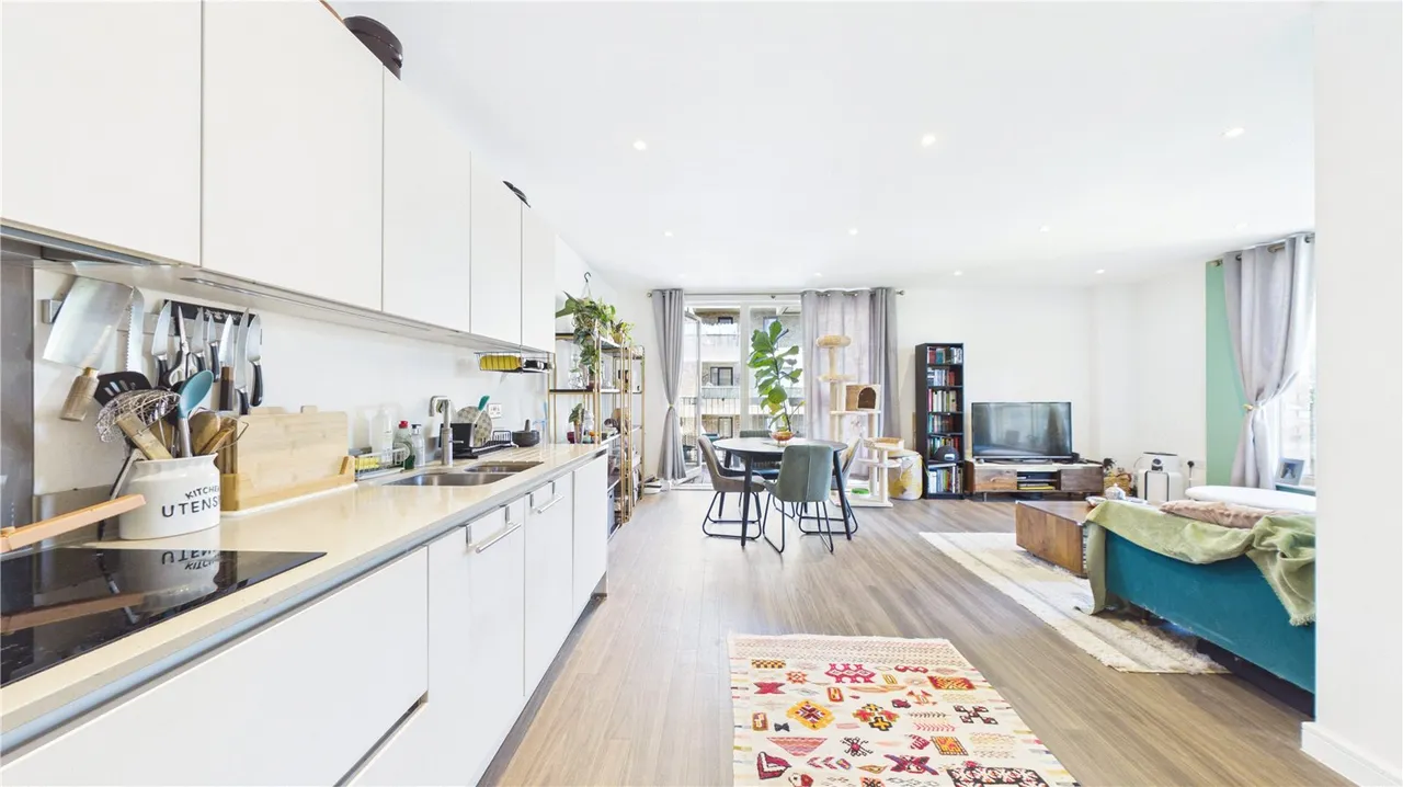 Bollo Bridge Road, London, W3, photo 10