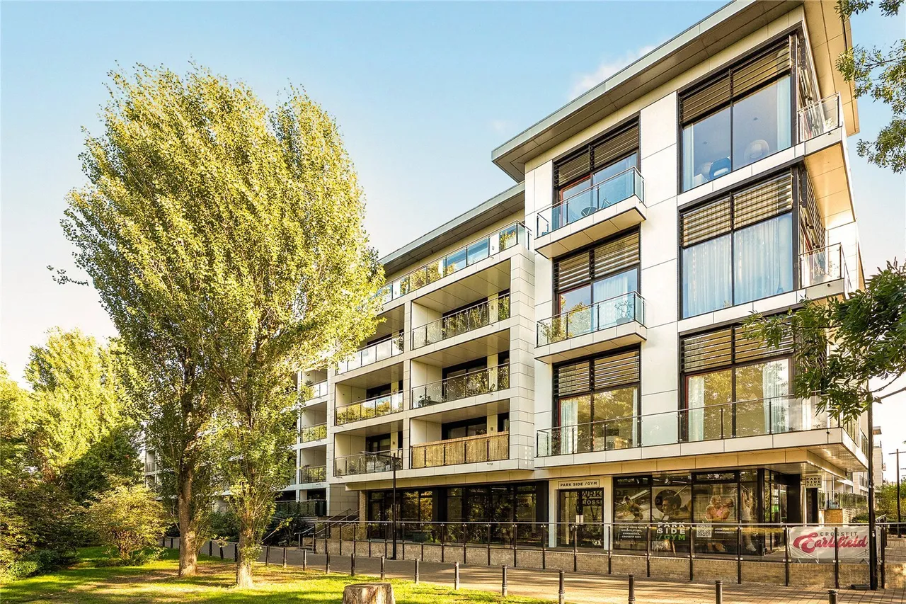Knaresborough Drive, London, SW18, photo 10