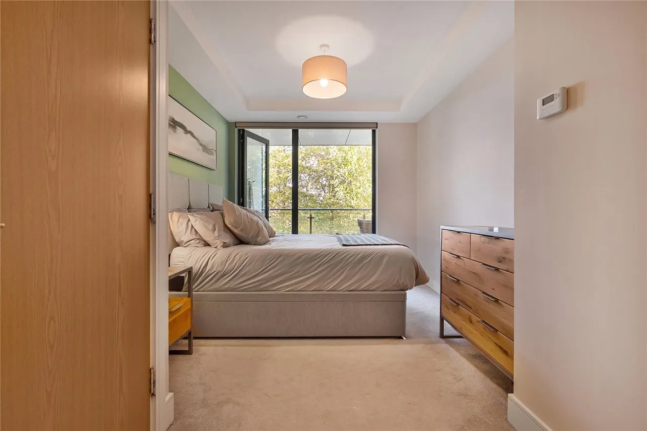 Knaresborough Drive, London, SW18, photo 4