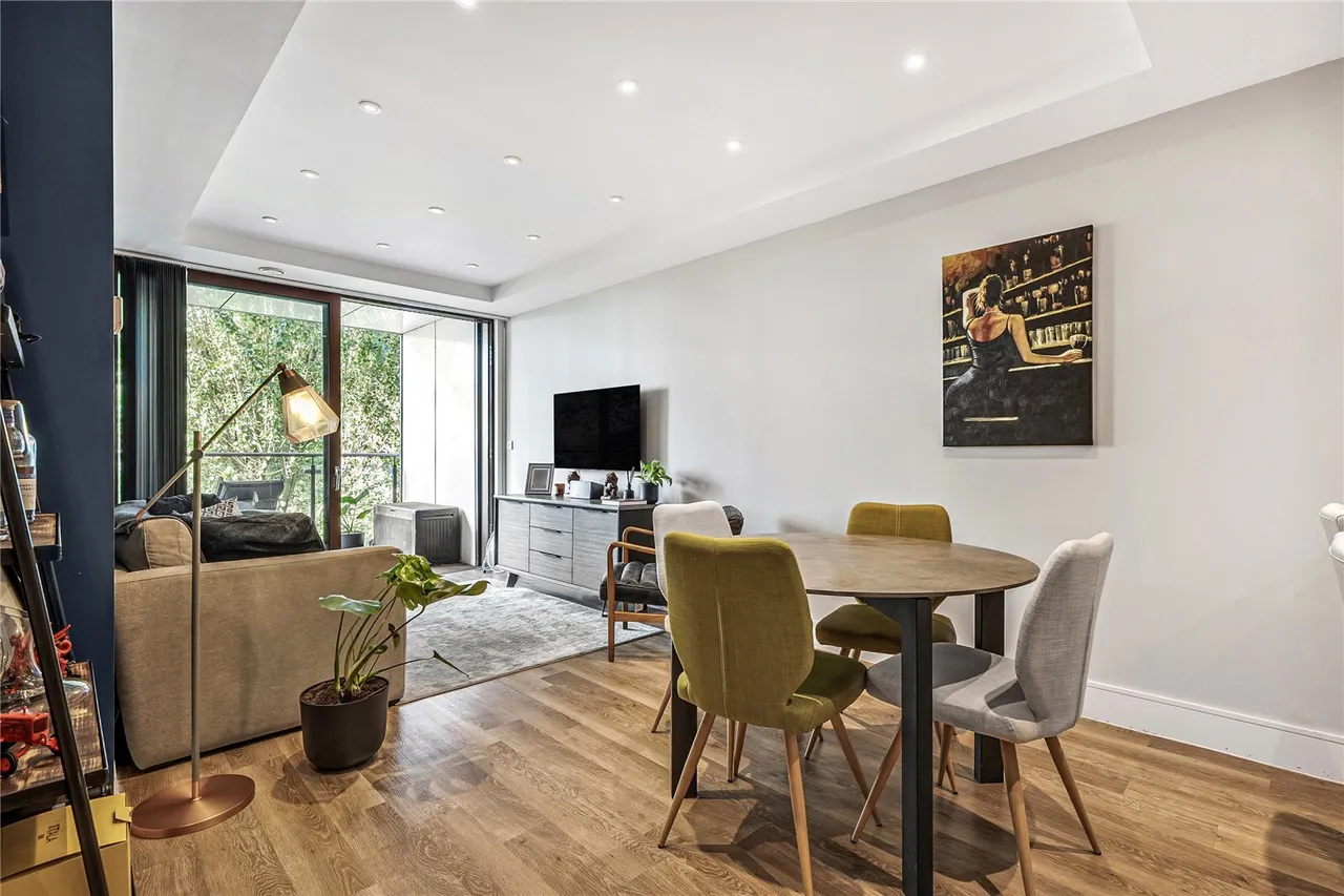 Knaresborough Drive, London, SW18, photo 7