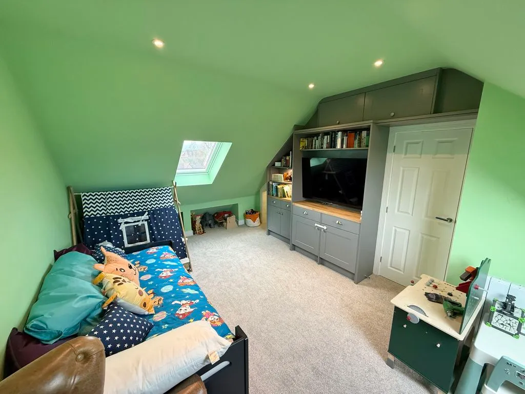 Arch Grove, Aylesbury HP18 0UN, photo 11