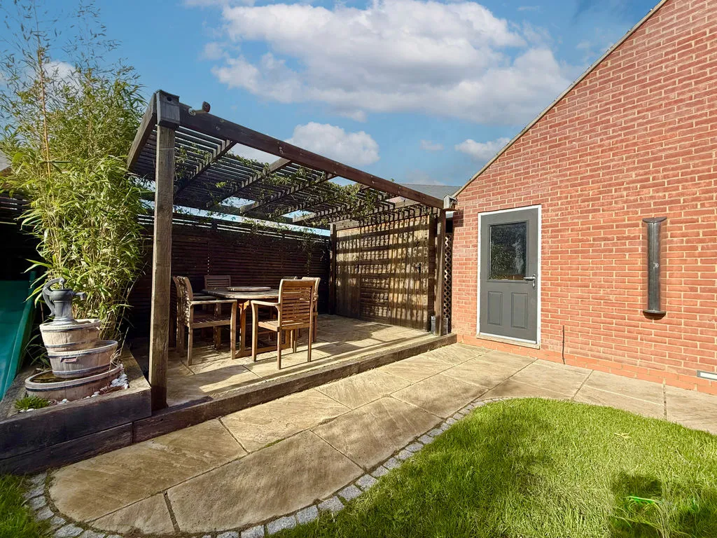 Arch Grove, Aylesbury HP18 0UN, photo 17
