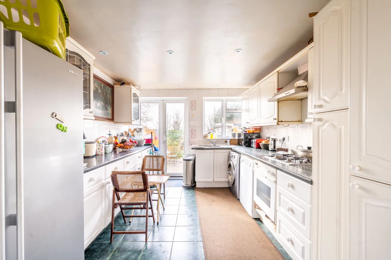 131 Hebdon Road, London, photo 3