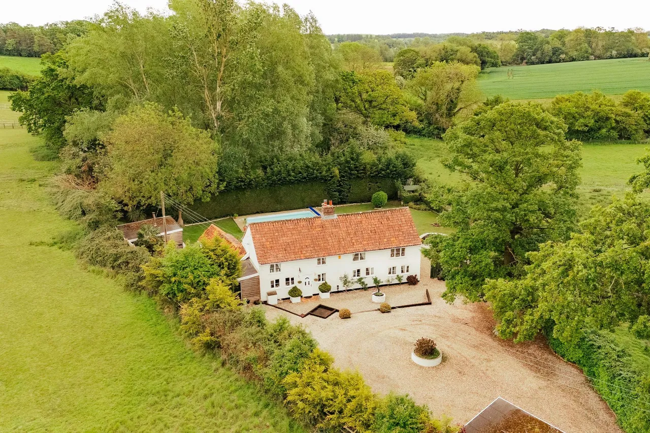 Captivating Detached Period Home in S, photo 23