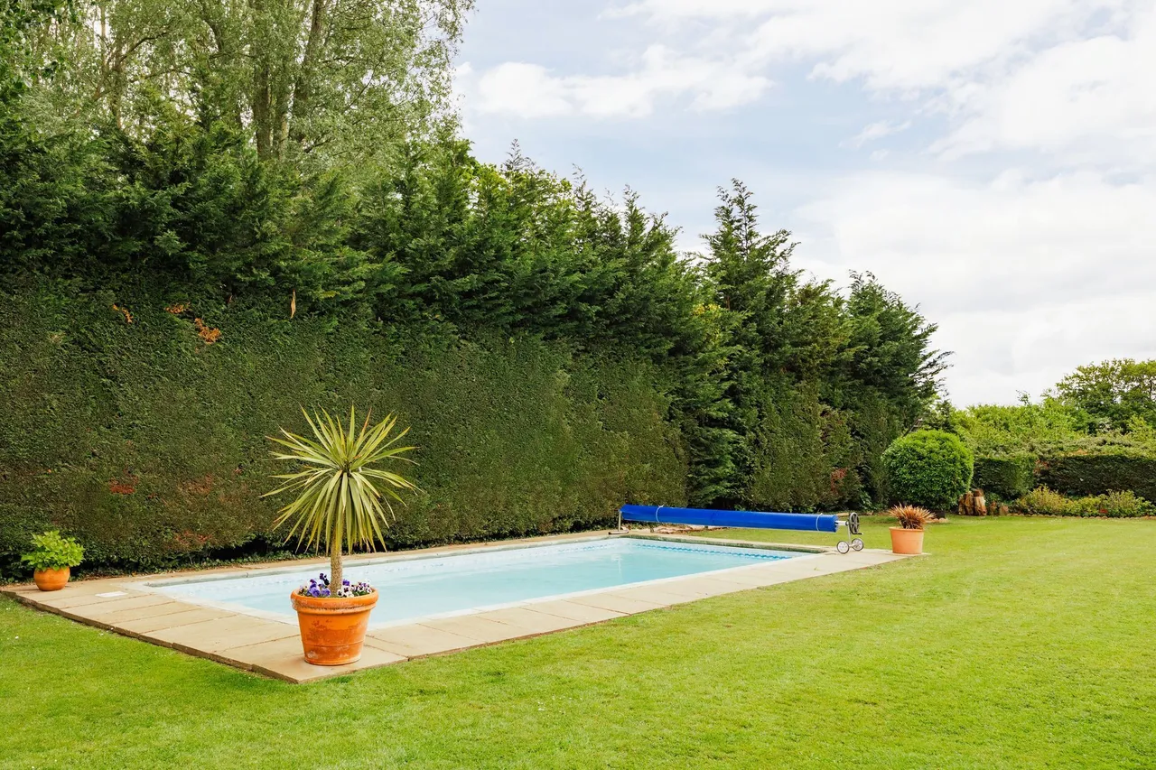 Captivating Detached Period Home in S, photo 20