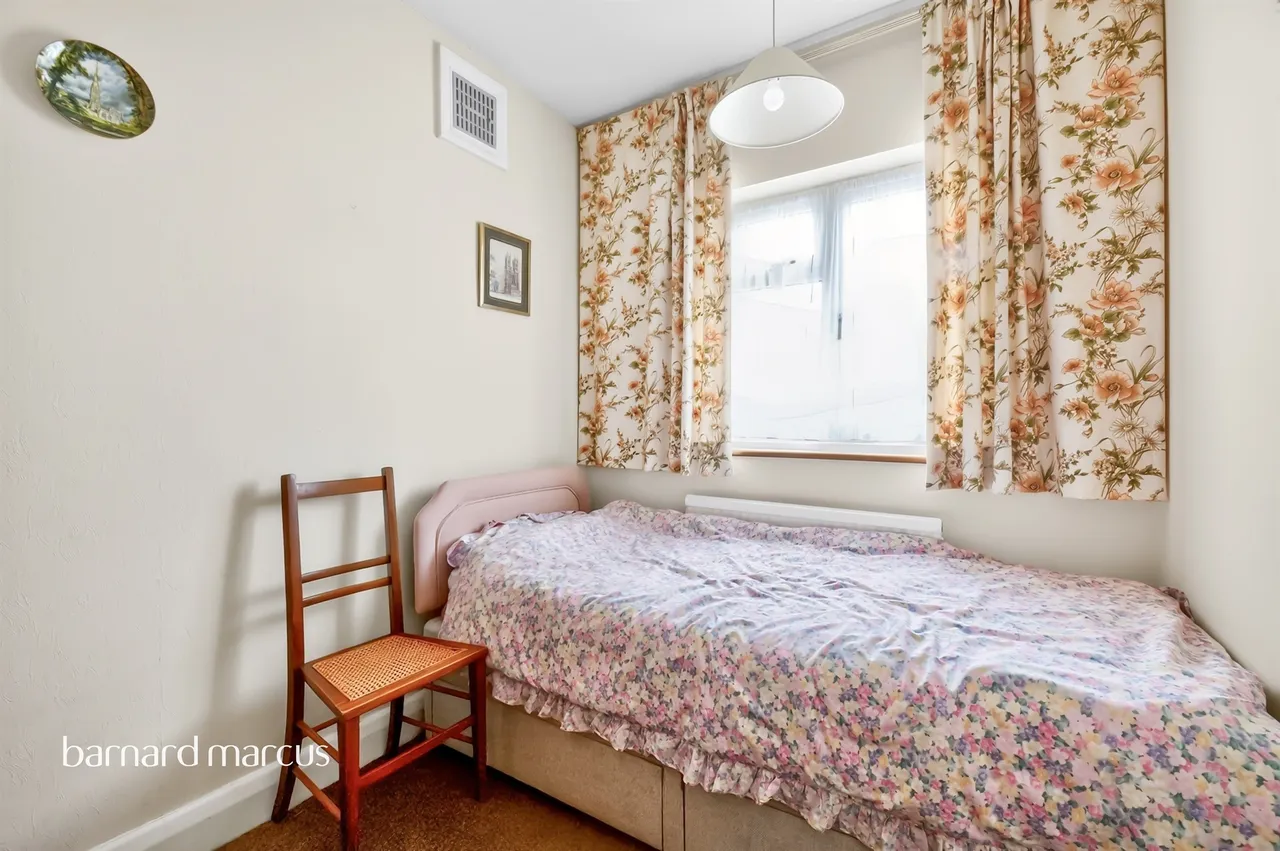 Colborne Way, Worcester Park, photo 12