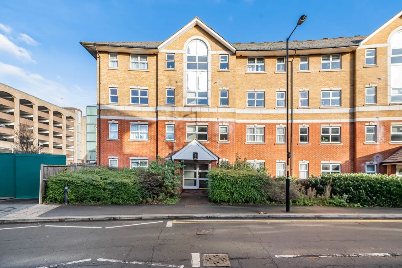 1 bed flat for sale — Charles Street, Croydon