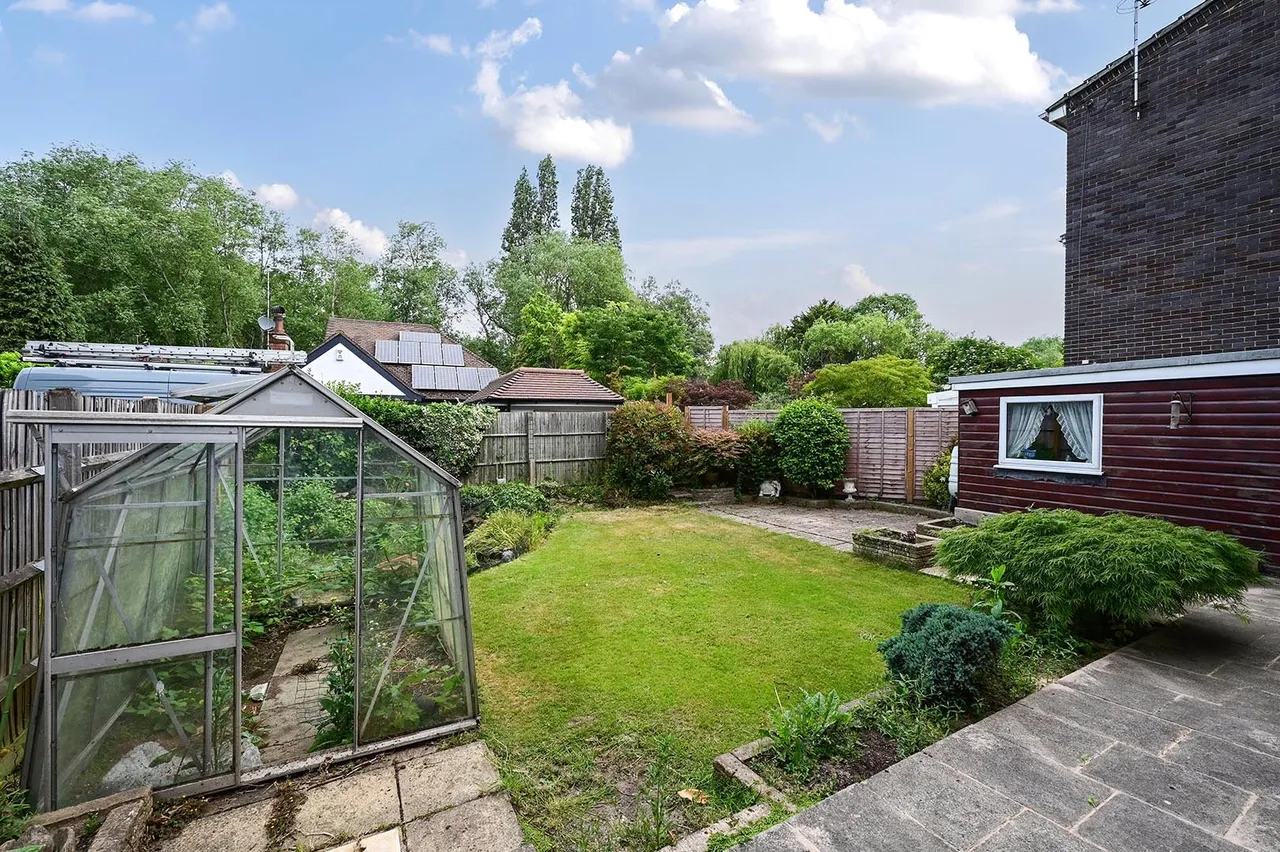 Acacia Road, Staines, TW18, photo 9