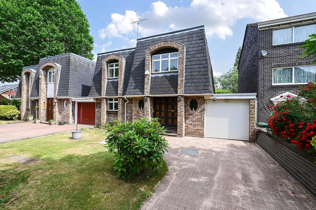 Acacia Road, Staines, TW18, photo 19