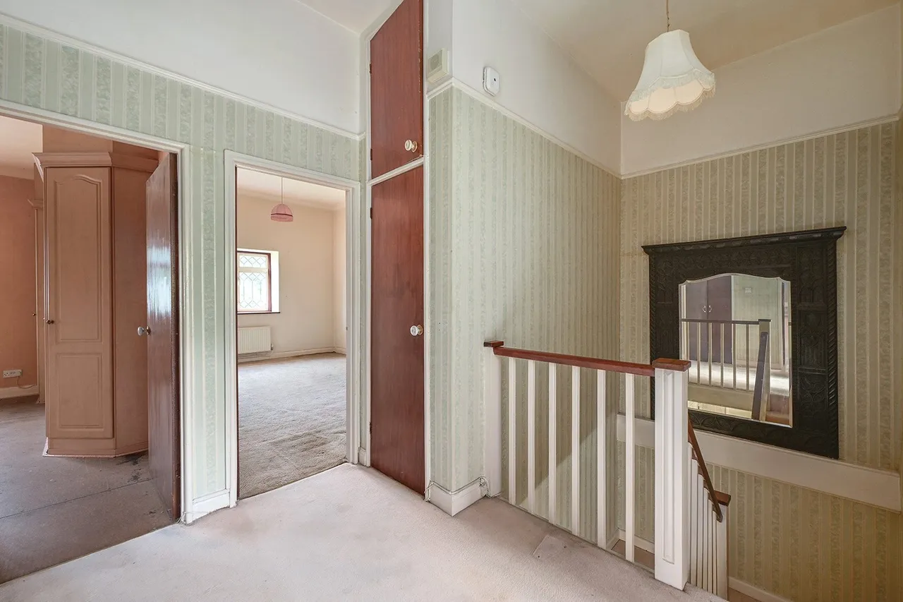 Acacia Road, Staines, TW18, photo 6
