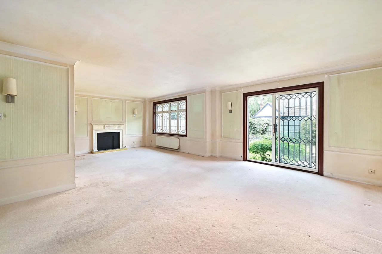 Acacia Road, Staines, TW18, photo 2