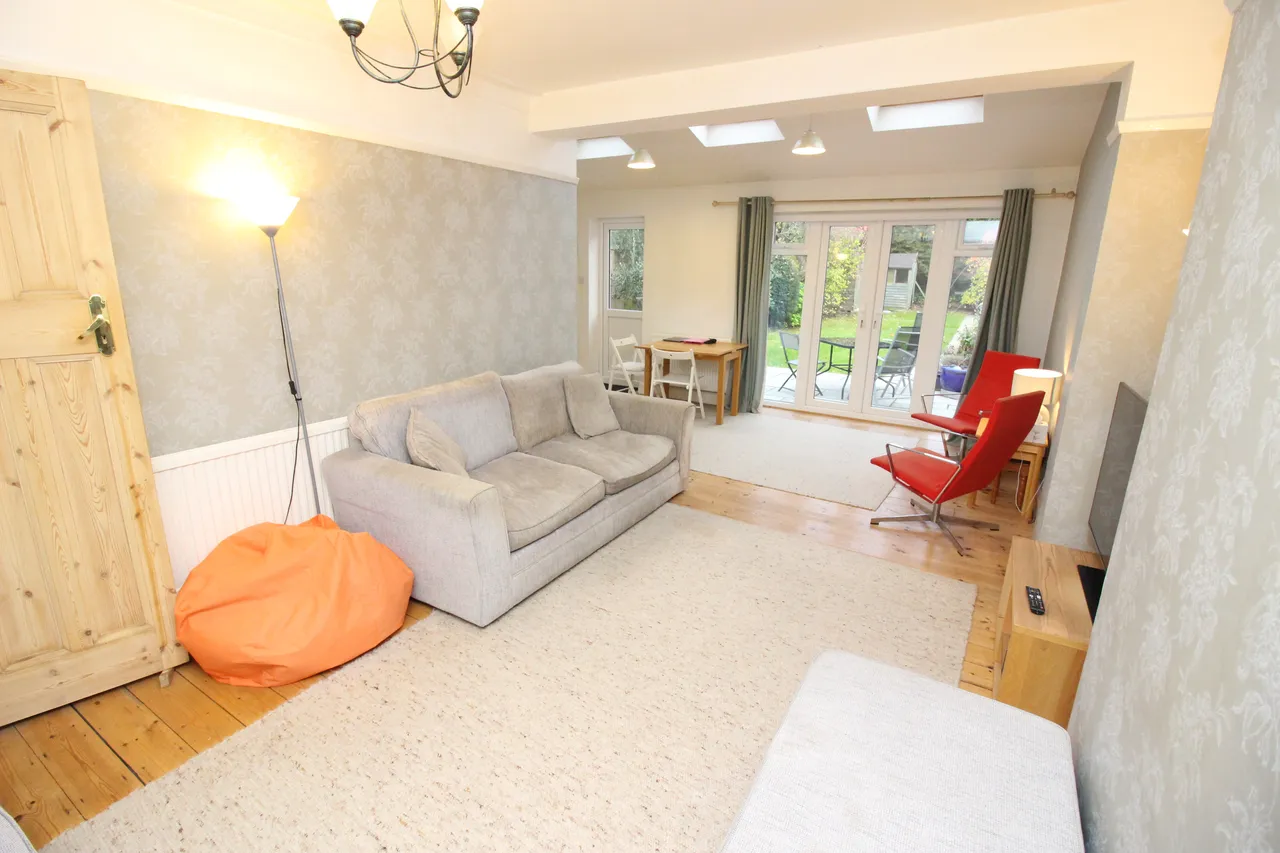 Lynwood Drive, WORCESTER PARK, Surrey, Worcester Park, KT47AB, photo 3