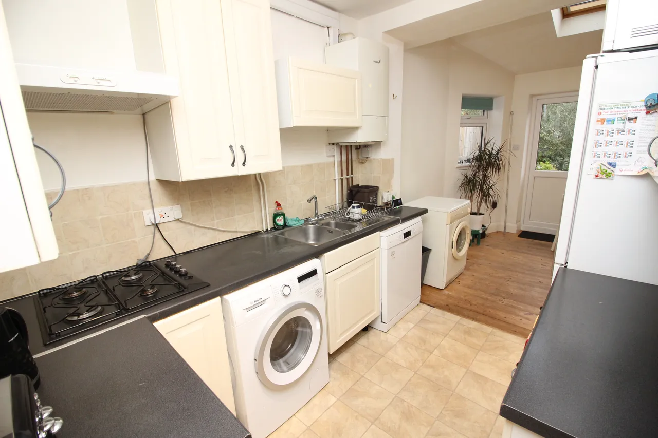 Lynwood Drive, WORCESTER PARK, Surrey, Worcester Park, KT47AB, photo 6