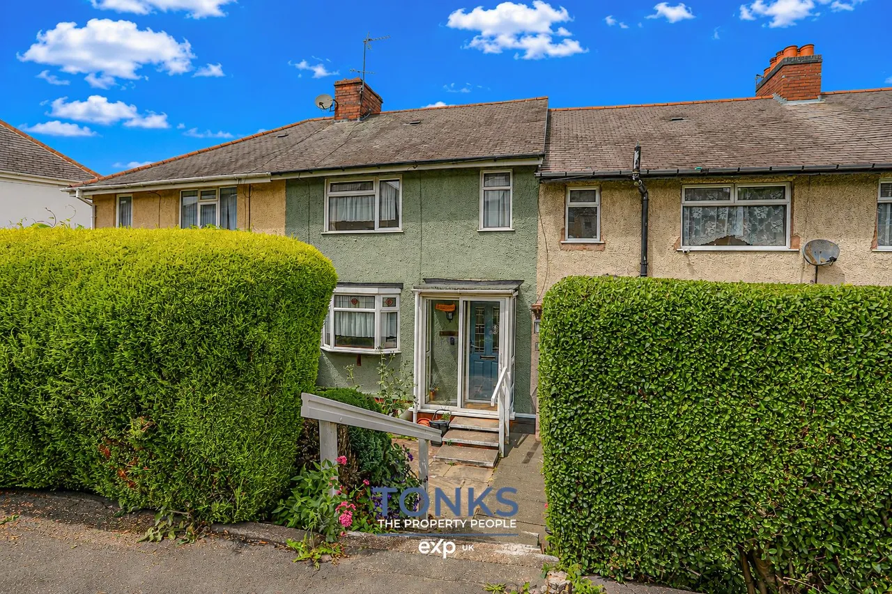 2 bed house for sale, Highfield Crescent, Halesowen, B63