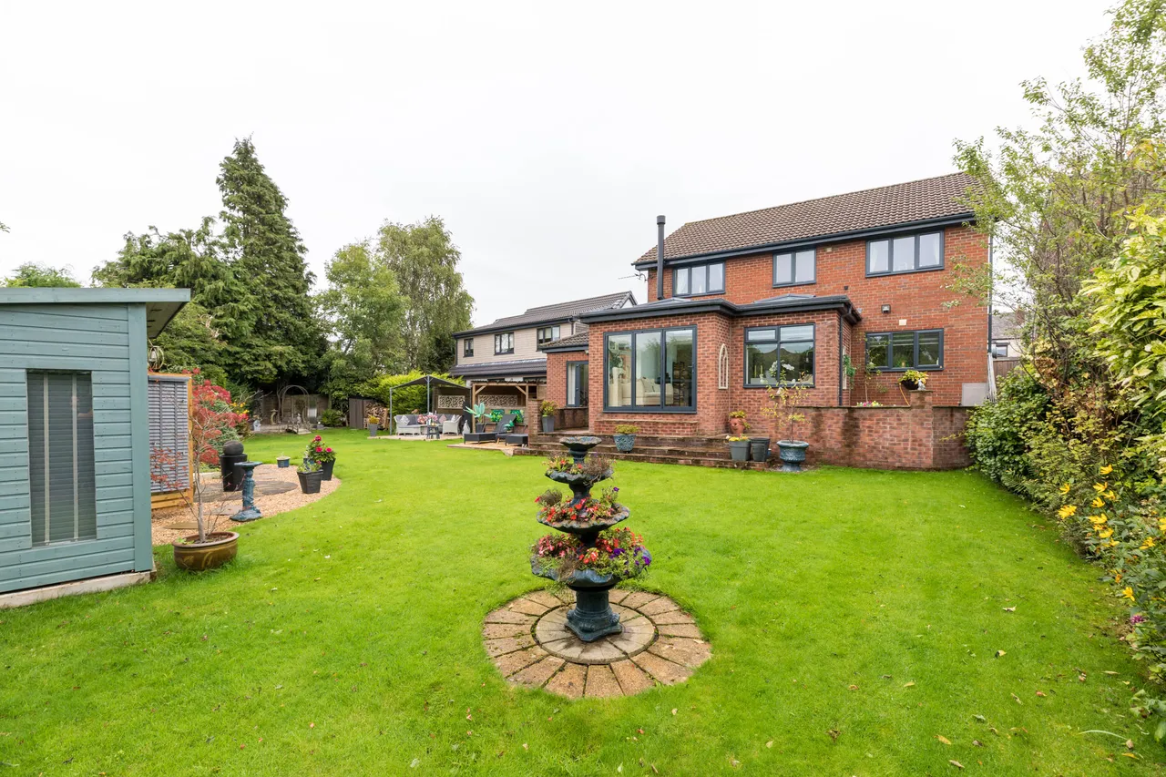 New Field Court, Westhoughton, BL5, photo 5