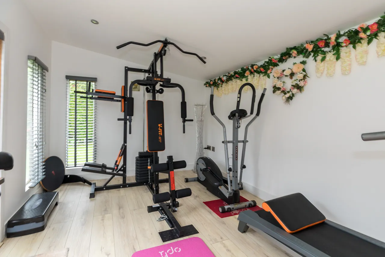 New Field Court, Westhoughton, BL5, photo 28